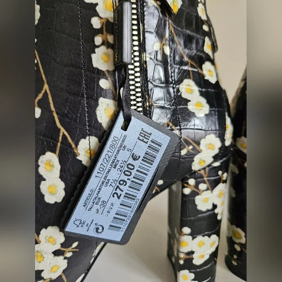 Massimo Dutti Zara Leather Ankle Boots with flowers US 7.5 - Picture 12 of 13